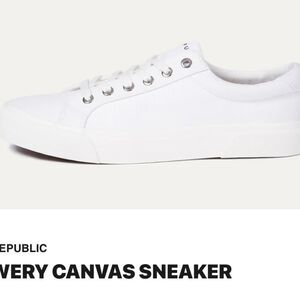 NEW REPUBLIC BOWERY CANVAS SNEAKER WHITE SZ 10,13 NWT IN PACKAGING